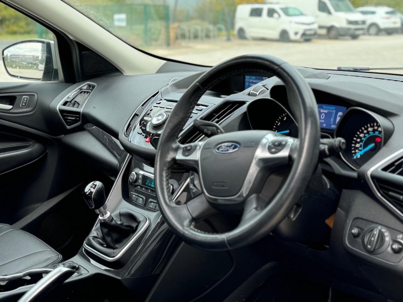 FORD KUGA
