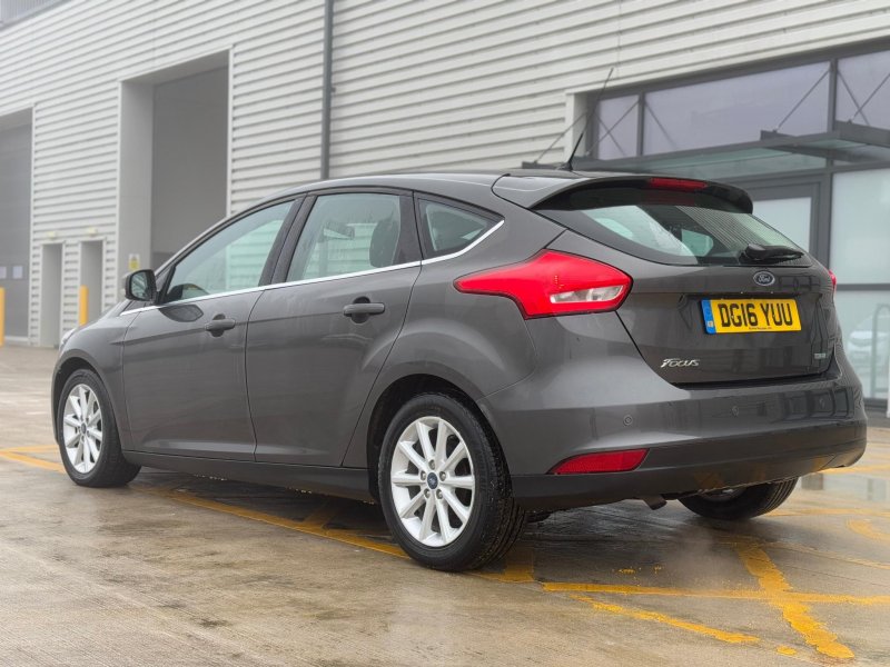 FORD FOCUS