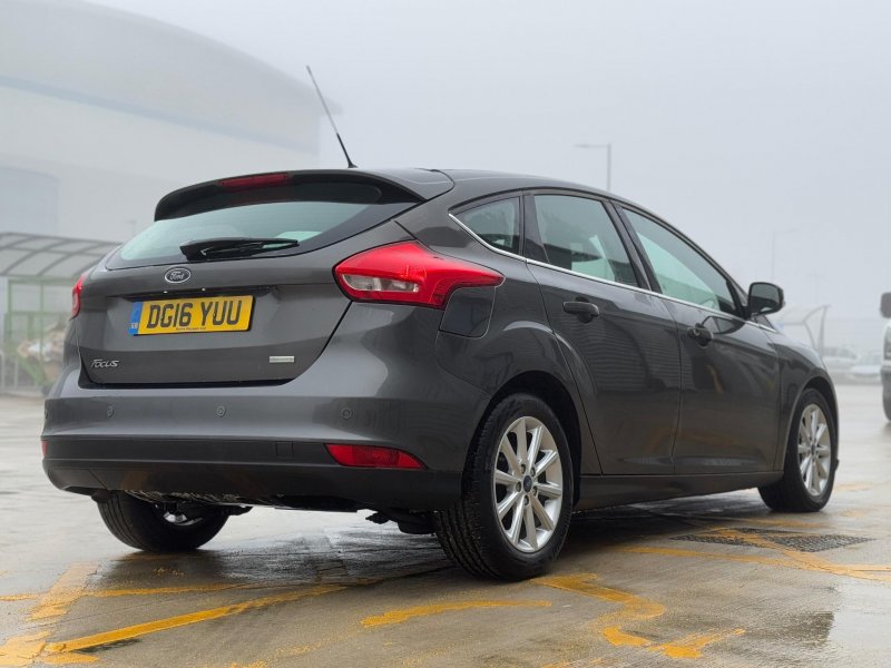 FORD FOCUS