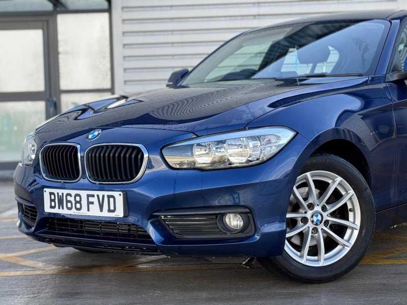 BMW 1 SERIES