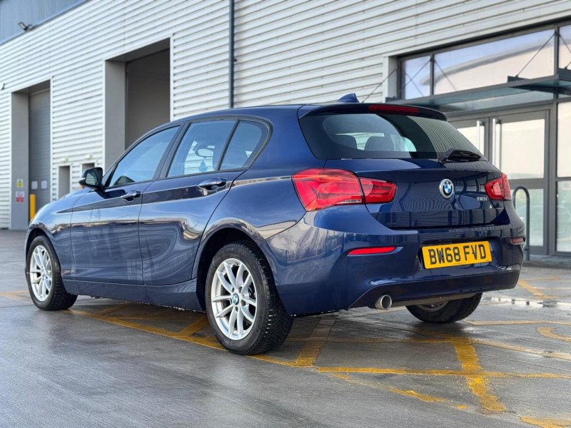 BMW 1 SERIES
