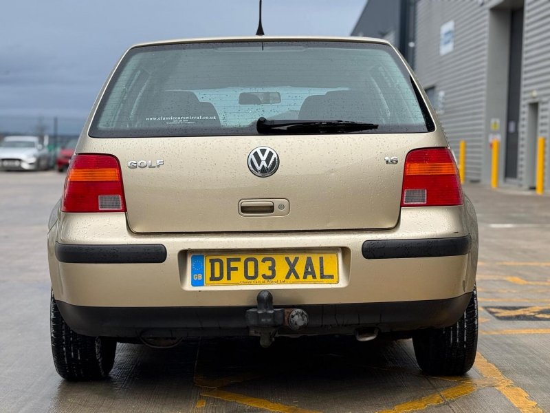 VOLKSWAGEN GOLF
