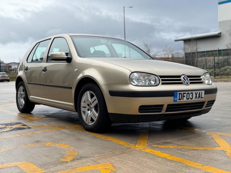 VOLKSWAGEN GOLF