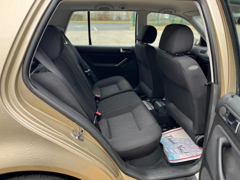 VOLKSWAGEN GOLF