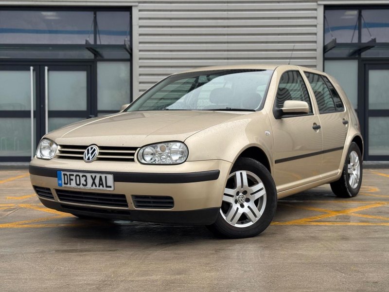VOLKSWAGEN GOLF