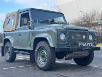 LAND ROVER DEFENDER 90