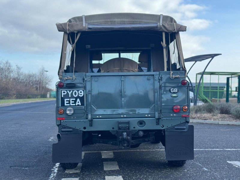 LAND ROVER DEFENDER 90