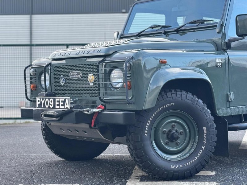 LAND ROVER DEFENDER 90