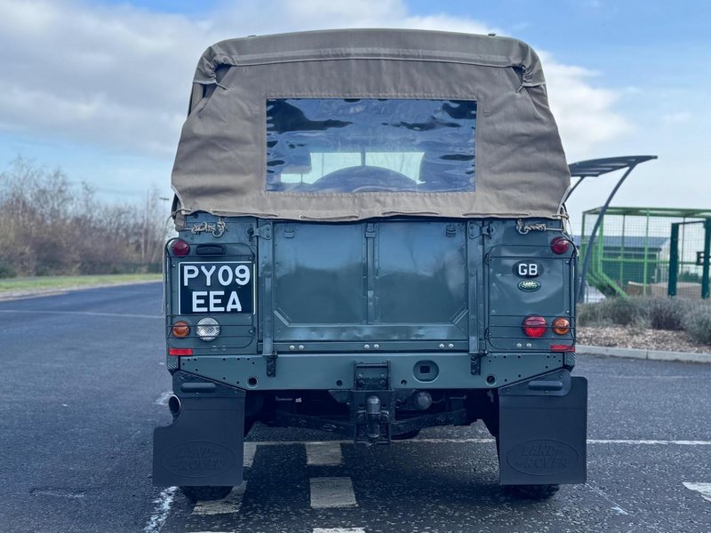 LAND ROVER DEFENDER 90