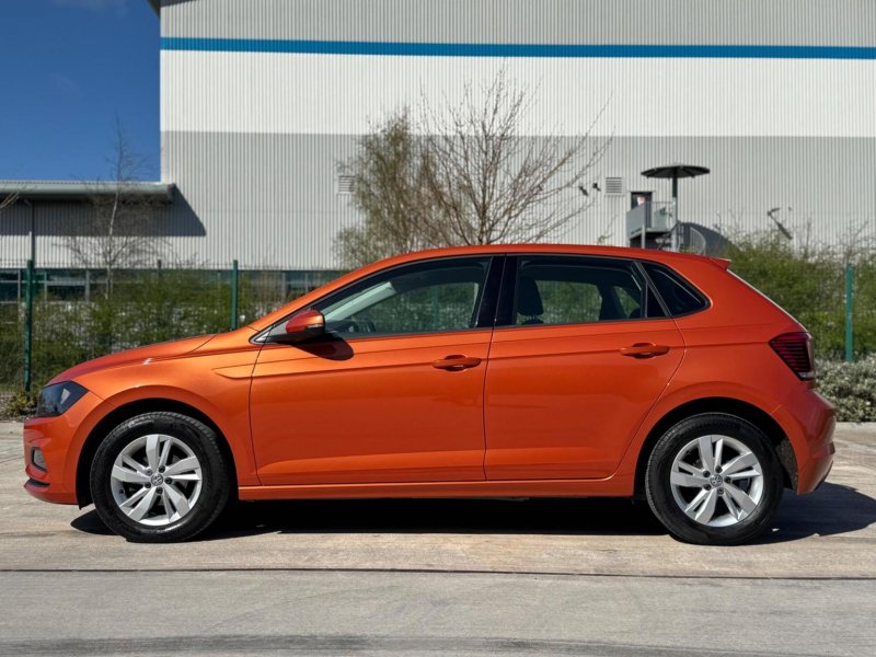 VOLKSWAGEN POLO