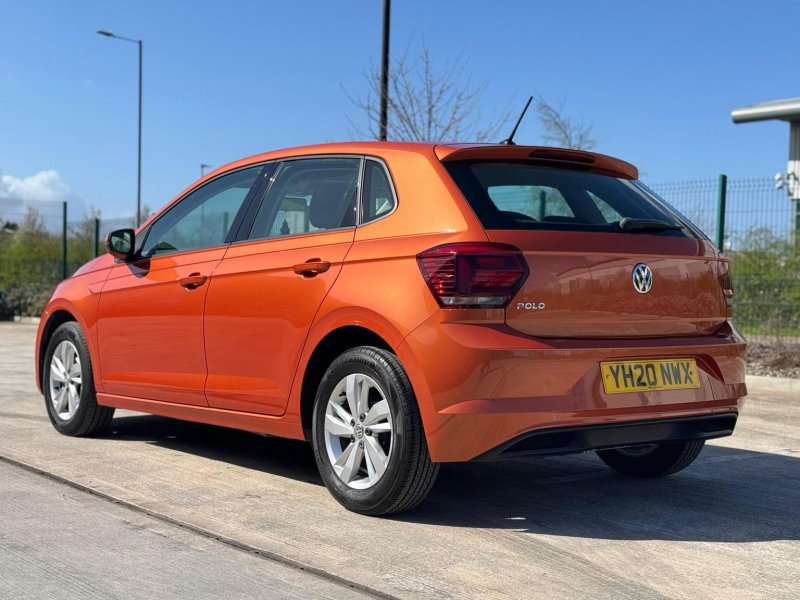 VOLKSWAGEN POLO
