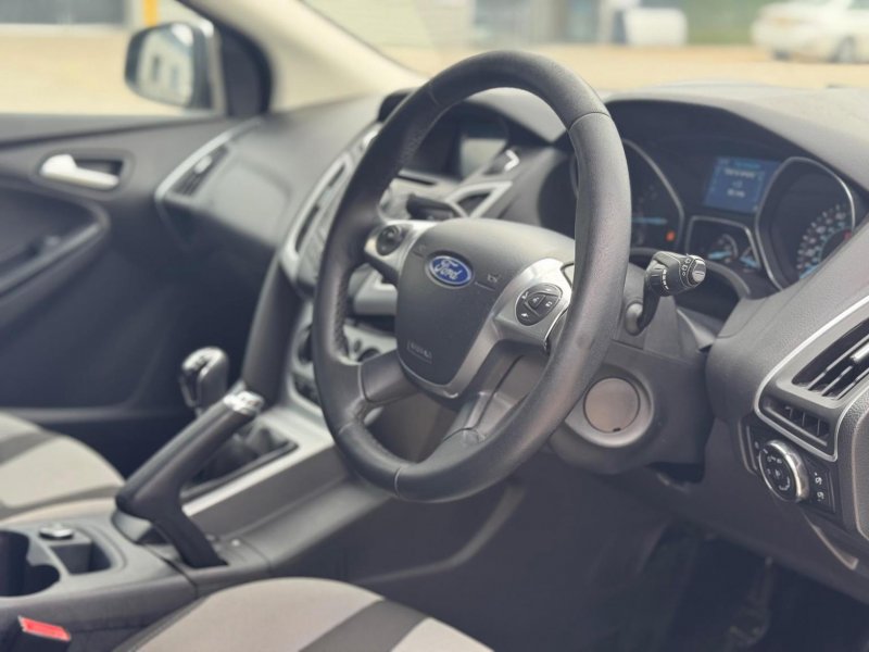 FORD FOCUS